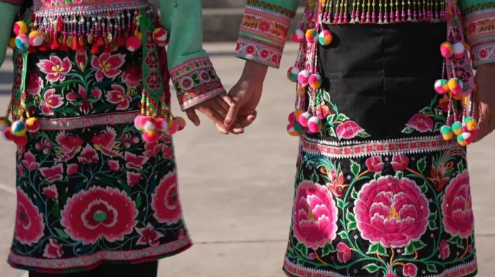 云南旅游,云南旅行社,云南團(tuán)建公司,云南策劃公司,云南會(huì)議會(huì)展,大理旅游,大理旅行社,大理團(tuán)建公司,大理策劃公司：大理山地白族服飾太驚艷了